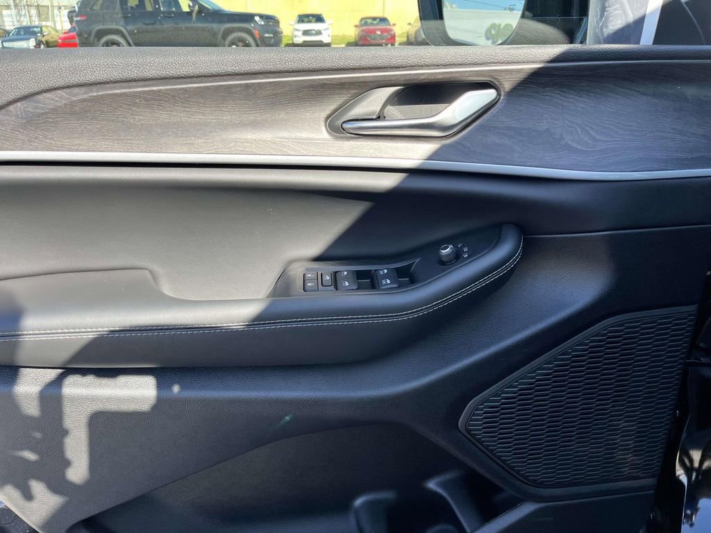 New 2026 Jeep Grand Cherokee Altitude RWD image 16