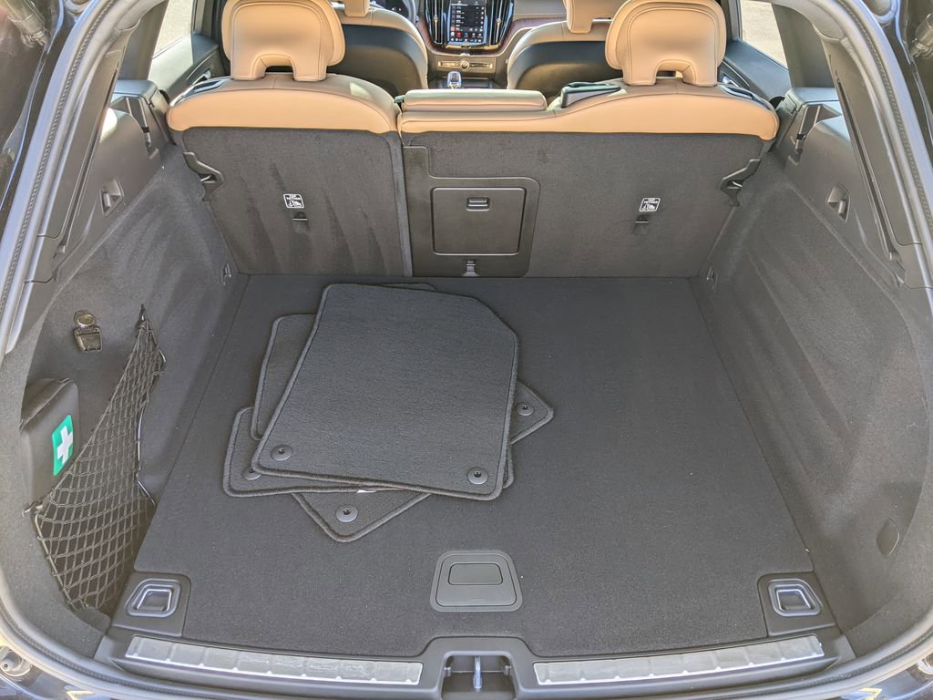 Certified 2025 Volvo XC60 B5 Ultra w/ Protection Package Premier AWD/4WD image 26
