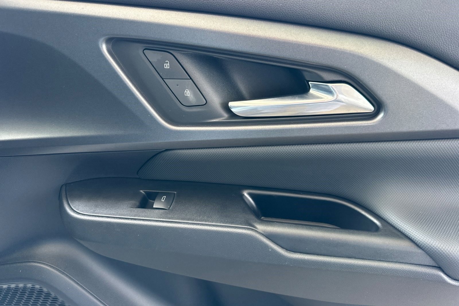 Used 2025 Chevrolet Equinox EV LT image 20