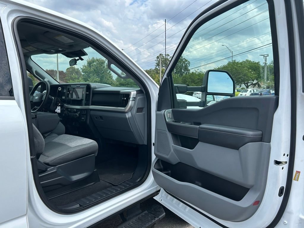 Used 2025 Ford F350 XLT AWD/4WD image 46