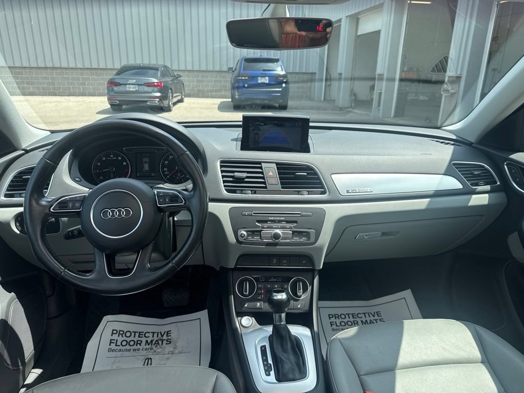 Used 2016 Audi Q3 2.0T Premium Plus w/ Technology Package AWD/4WD image 2