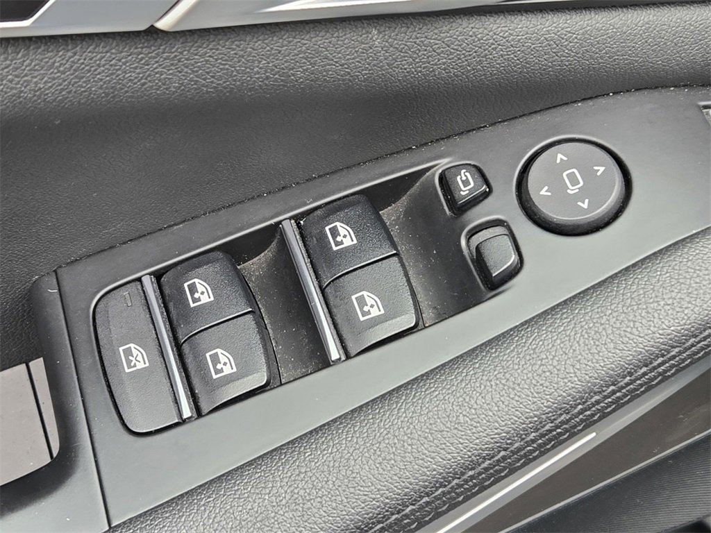 Used 2022 BMW X5 xDrive40i w/ Parking Assistance Package image 13