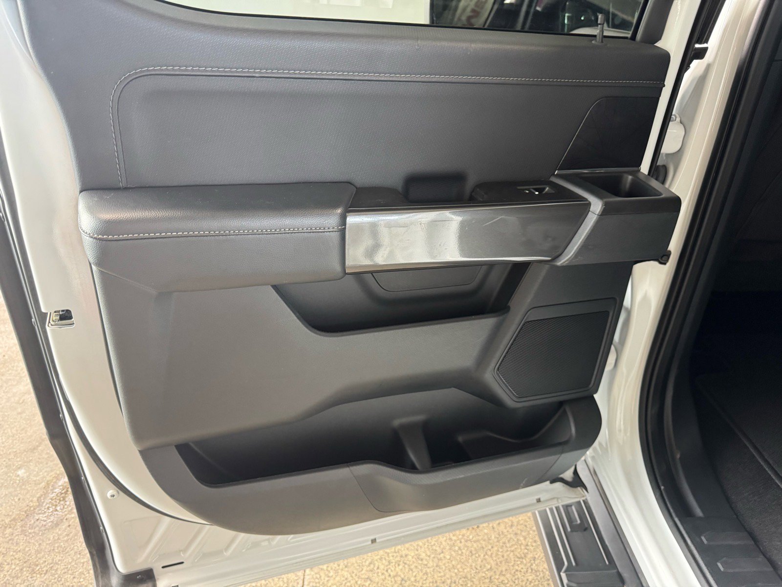 Used 2022 Ford F150 XLT w/ Equipment Group 301A Mid image 10