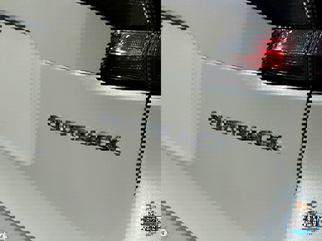 Used 2023 Subaru Outback Premium image 11