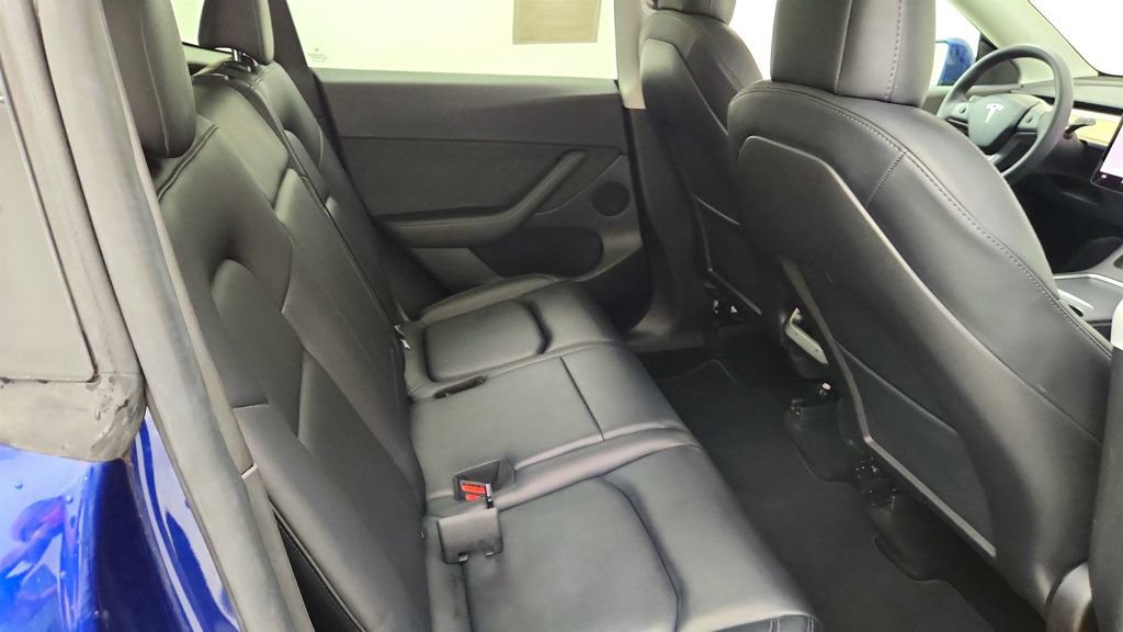 Used 2022 Tesla Model Y Long Range AWD/4WD image 30