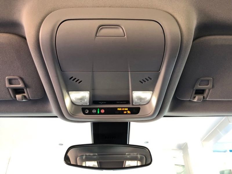 Used 2023 Chevrolet Equinox LT image 12