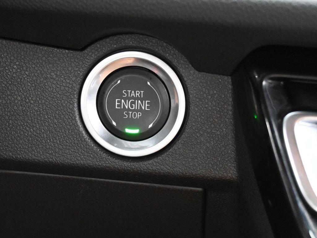 Used 2024 Chevrolet Traverse RS image 41