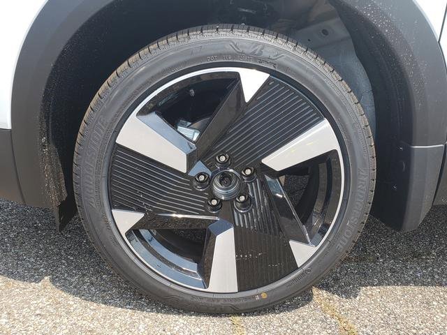 New 2025 Nissan Kicks SR w/ SR Premium Package image 22