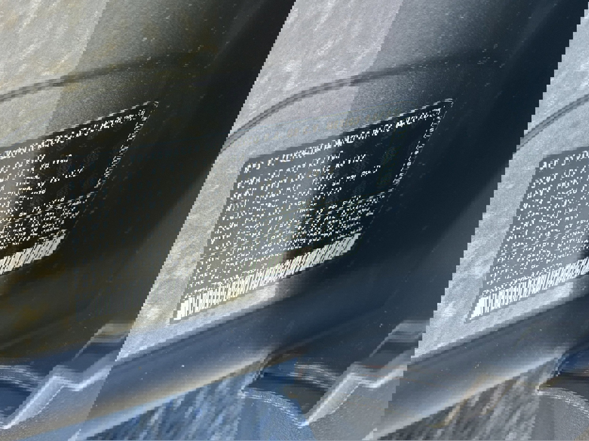 New 2025 Volkswagen Tiguan SE image 28