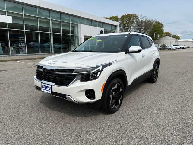 Used 2024 Kia Seltos EX AWD/4WD image 3