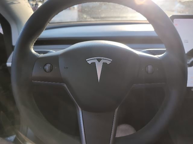 Used 2021 Tesla Model 3 Standard Range Plus image 11