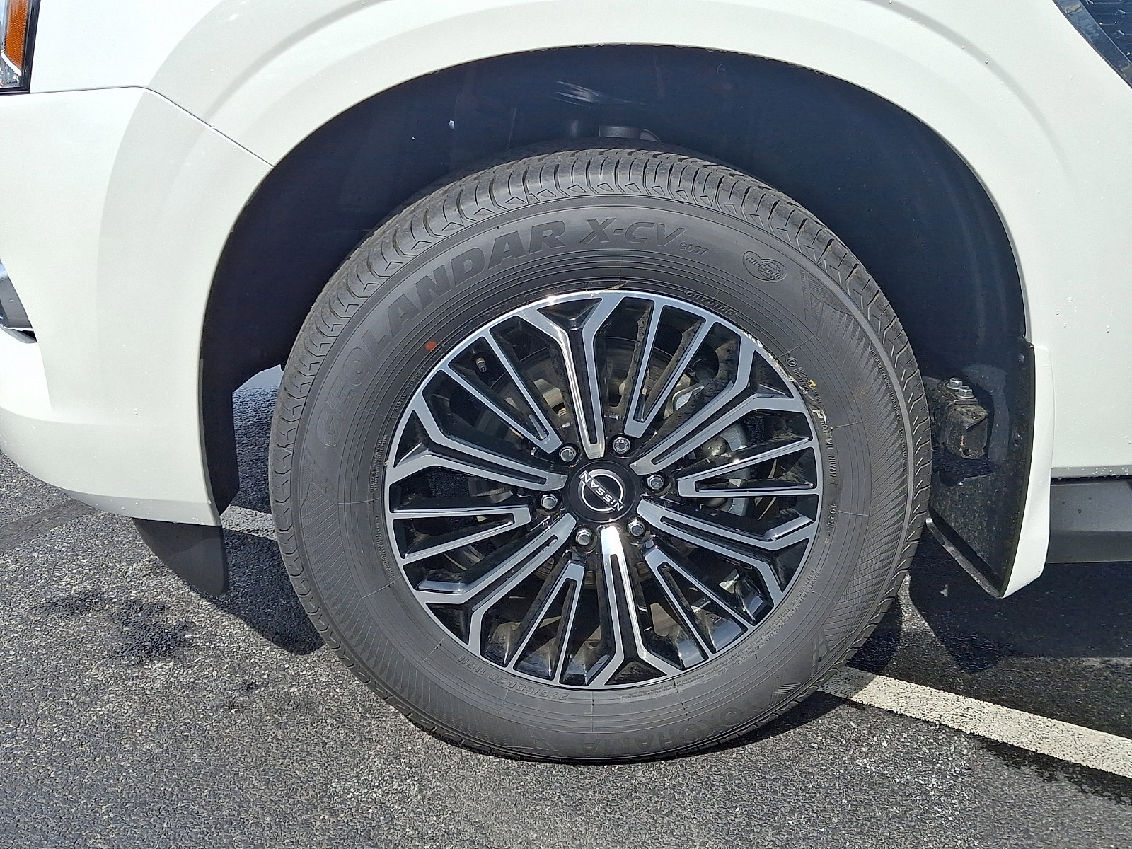 New 2026 Nissan Armada SL w/ Captain's Chari Seat Package image 4