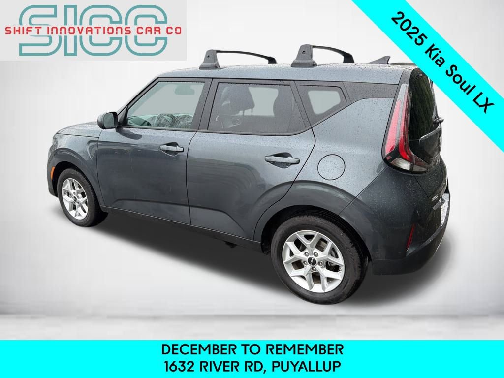 Used 2025 Kia Soul LX w/ LX Technology Package image 4