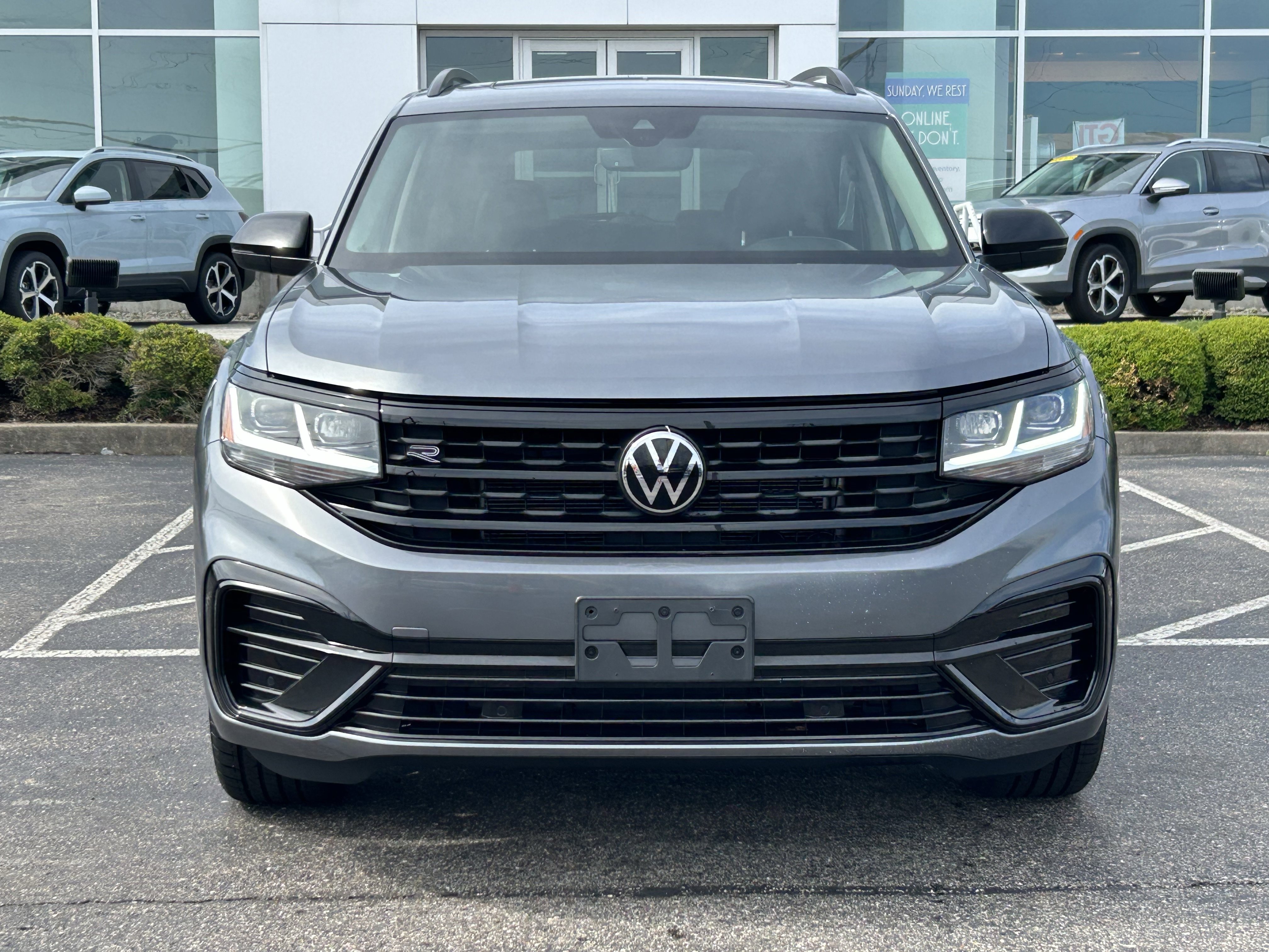 Certified 2023 Volkswagen Atlas SEL R-Line AWD/4WD image 2
