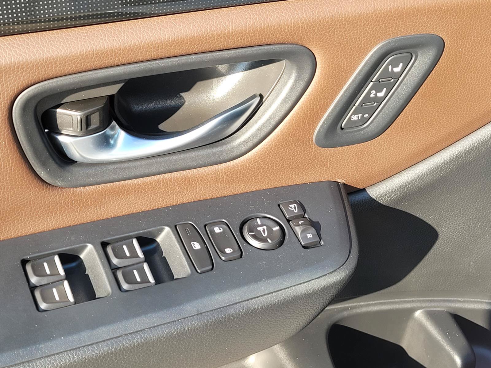 Used 2025 Honda Pilot Elite image 26