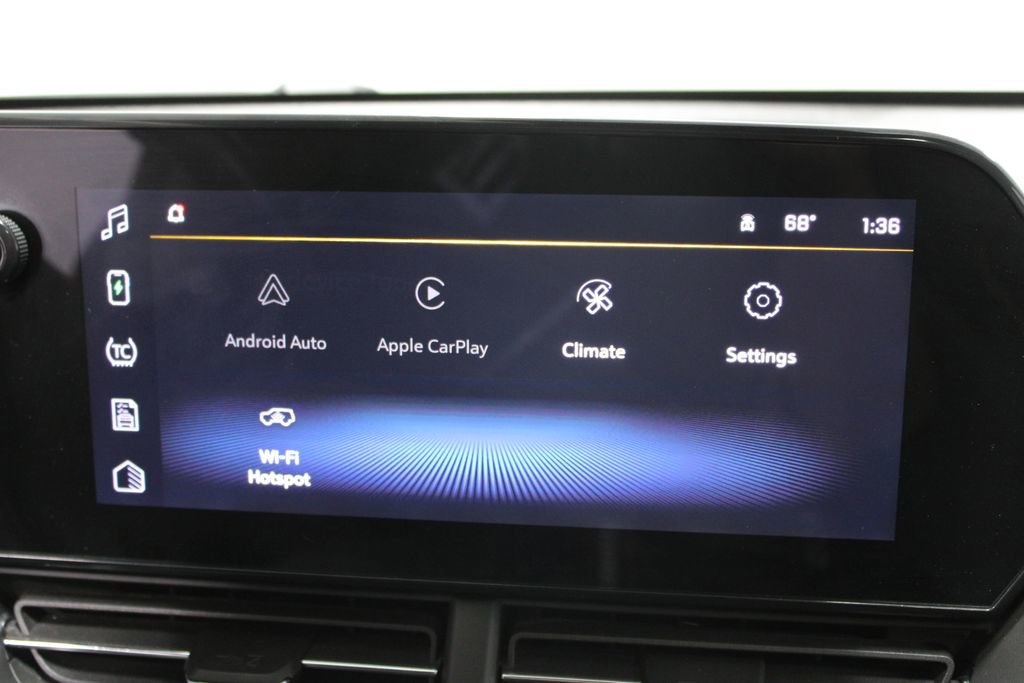 Used 2024 Chevrolet Trax ACTIV w/ Sunroof Package FWD image 32