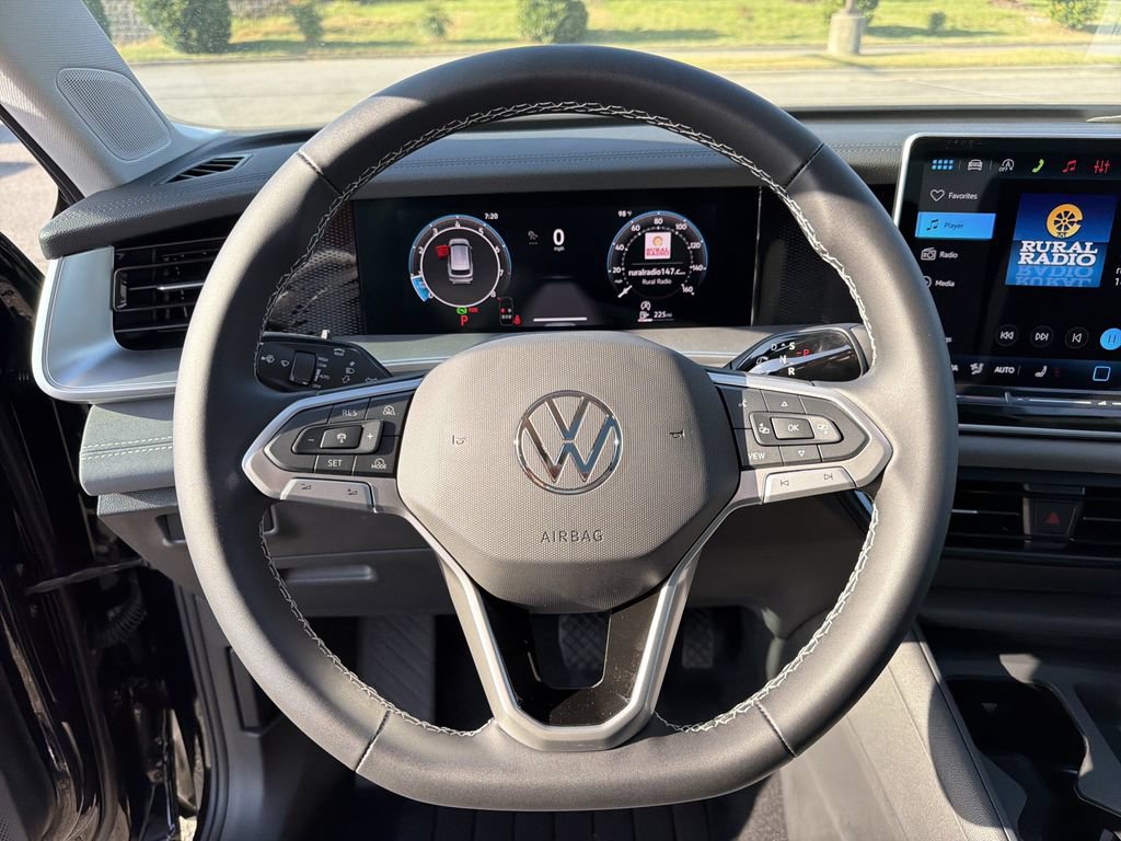 New 2026 Volkswagen Tiguan SE FWD image 24