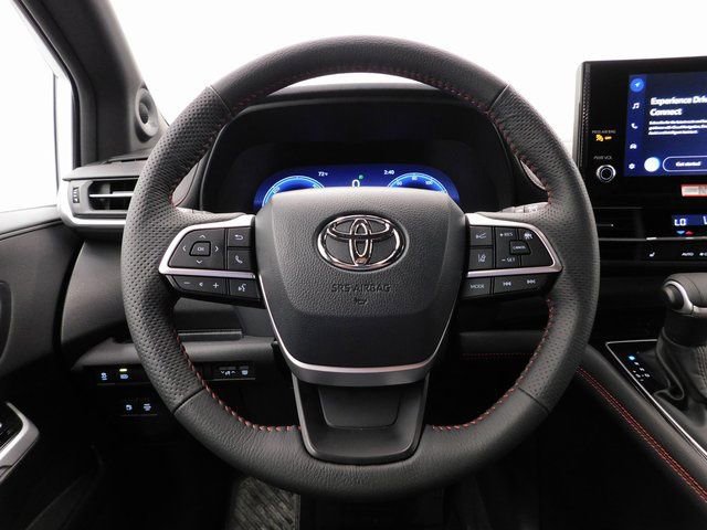 Used 2025 Toyota Sienna XSE image 38