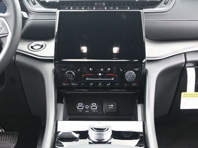 New 2025 Jeep Grand Cherokee Limited w/ Luxury Tech Group II image 25
