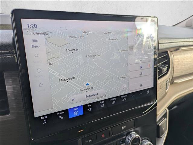 Used 2024 Ford Expedition Limited image 13