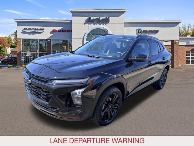 Used 2025 Chevrolet Trax ACTIV w/ Driver Confidence Package FWD image 4
