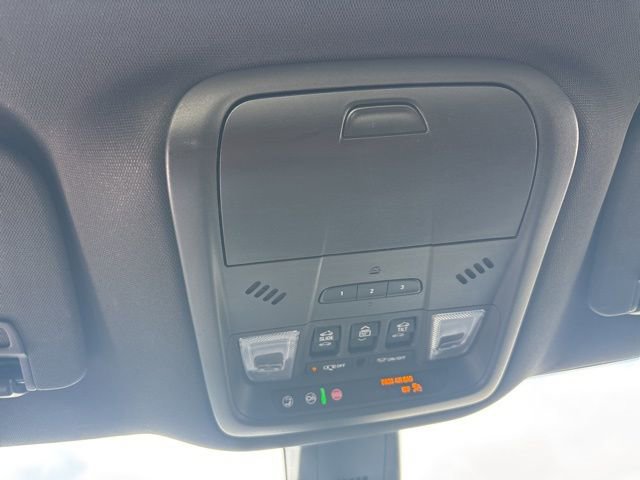 Used 2023 Buick Enclave Avenir w/ Avenir Technology Package image 24