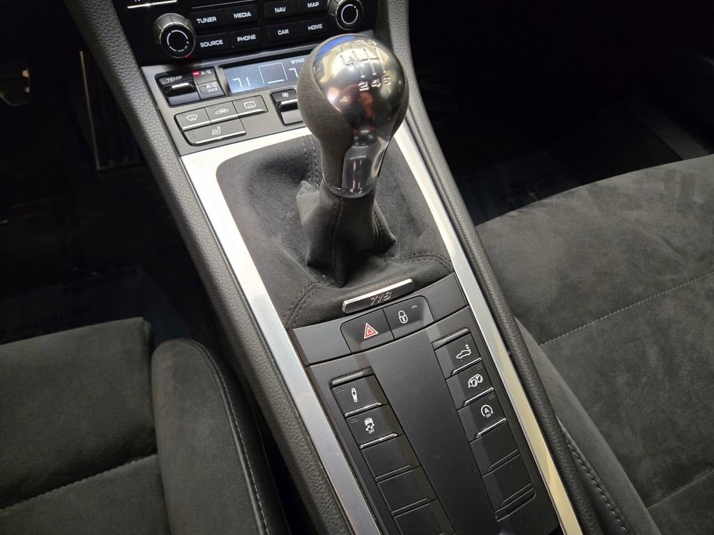 Used 2018 Porsche 718 Cayman GTS RWD image 37