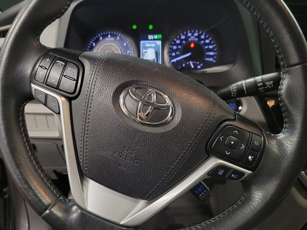 Used 2019 Toyota Sienna XLE w/ XLE Navigation Package image 19