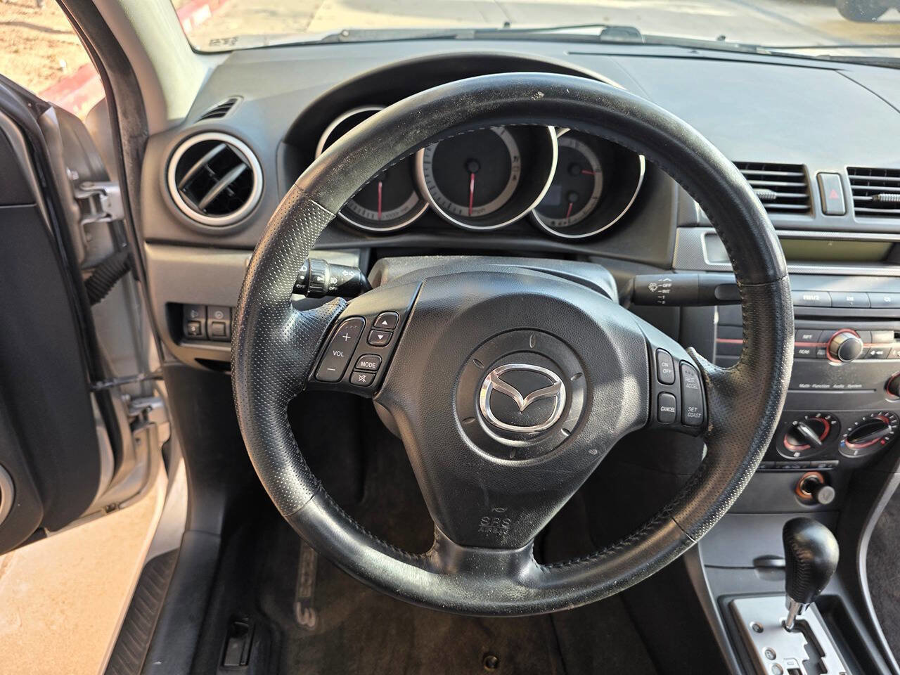 Used 2004 MAZDA MAZDA3 s w/ Moonroof & 6-CD Pkg FWD image 16
