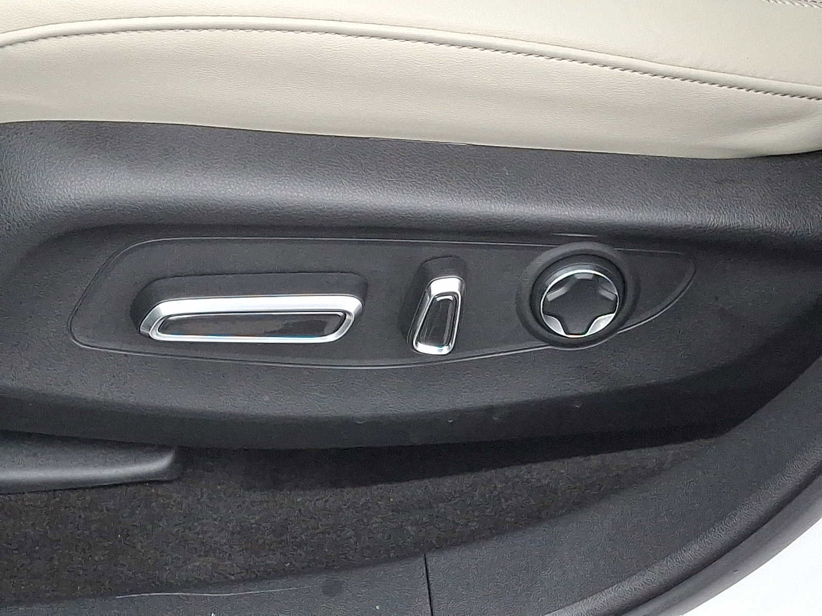 Used 2025 Acura ADX A-Spec image 9