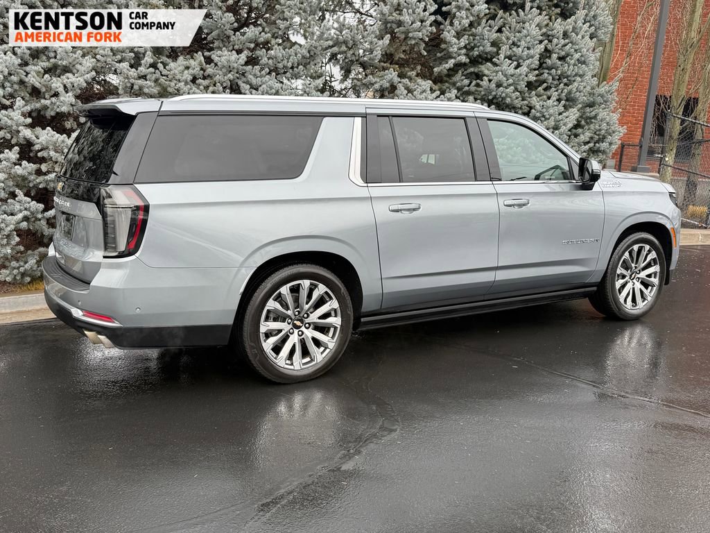 Used 2025 Chevrolet Suburban High Country image 10