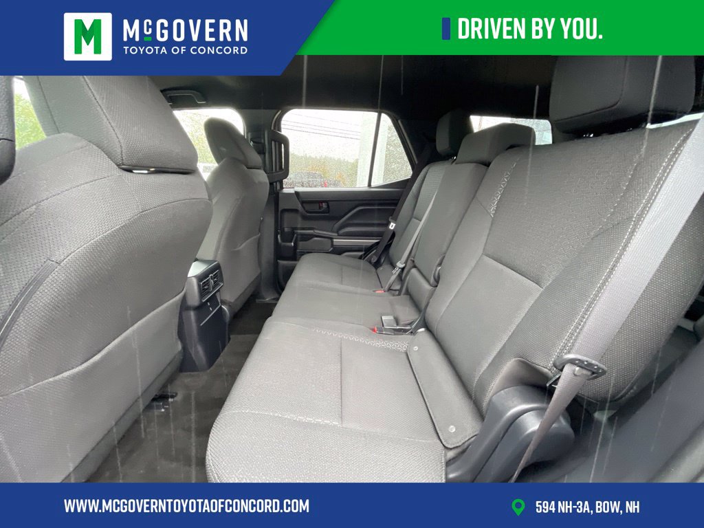 Used 2025 Toyota 4Runner SR5 AWD/4WD image 17