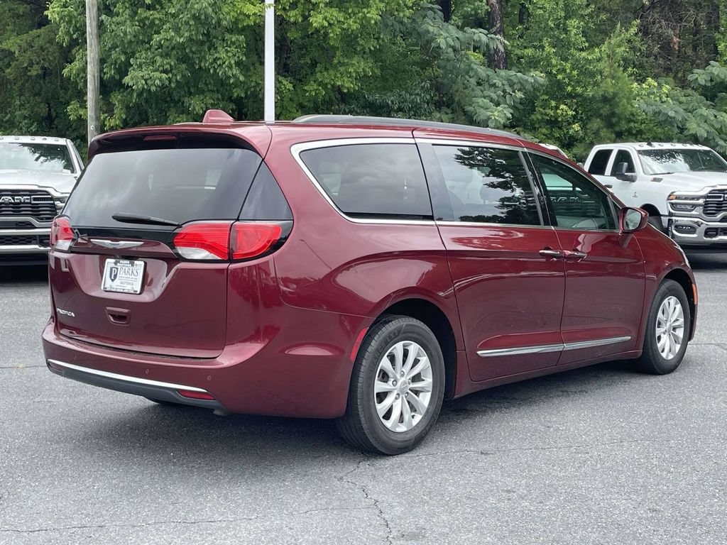Certified 2017 Chrysler Pacifica Touring-L FWD image 8
