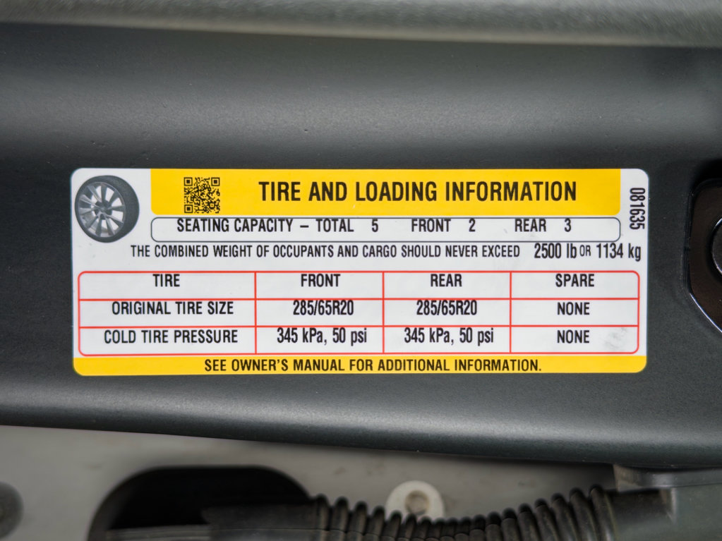 Used 2025 Tesla Cybertruck AWD Crew Cab image 29