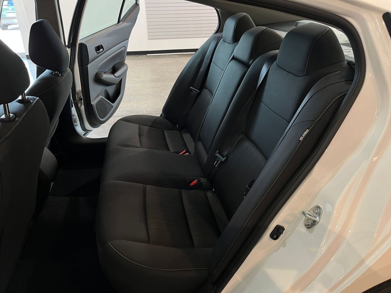Used 2025 Nissan Altima 2.5 SV FWD image 38