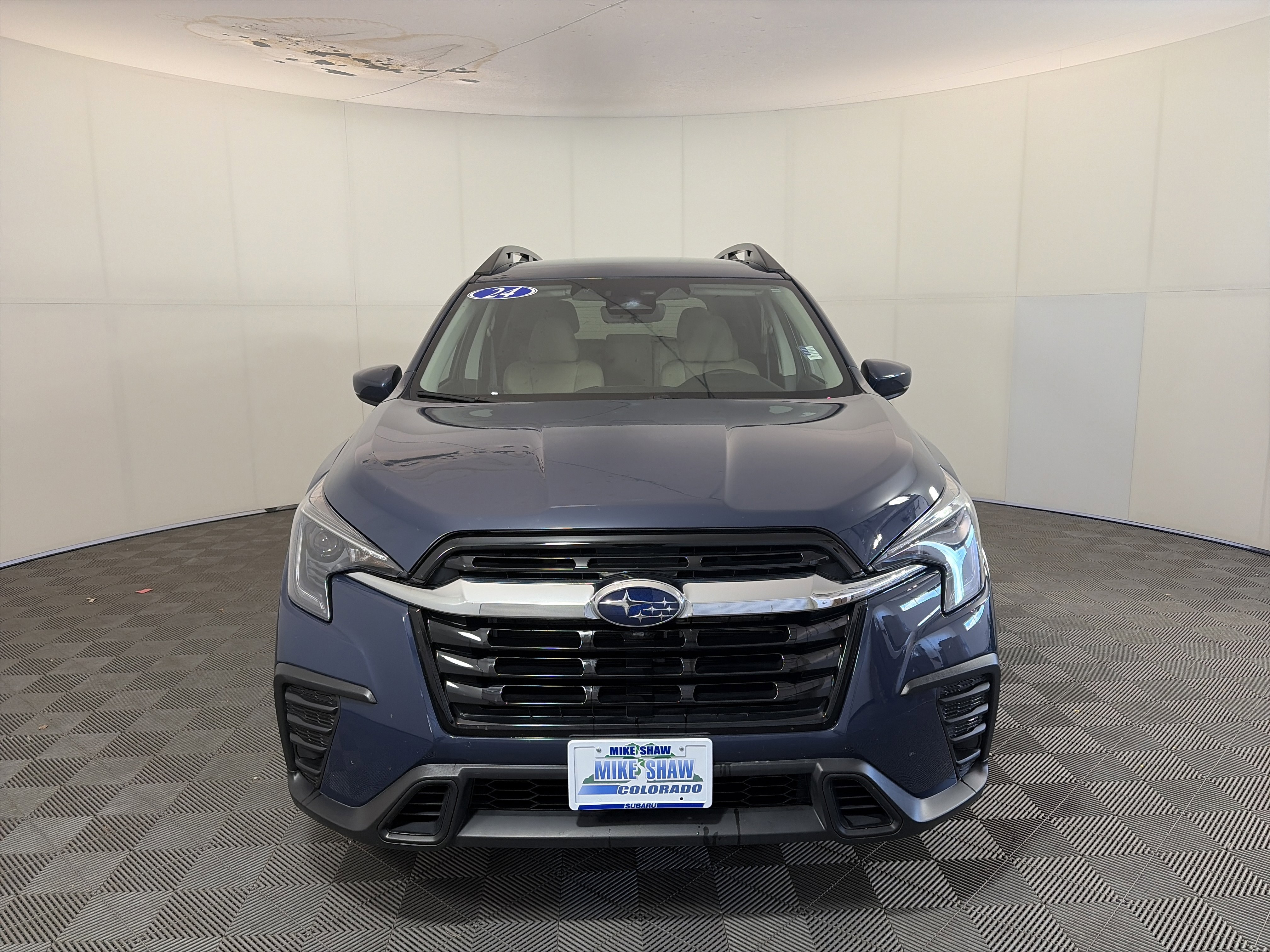 Used 2024 Subaru Ascent Premium w/ Convenience Package image 2