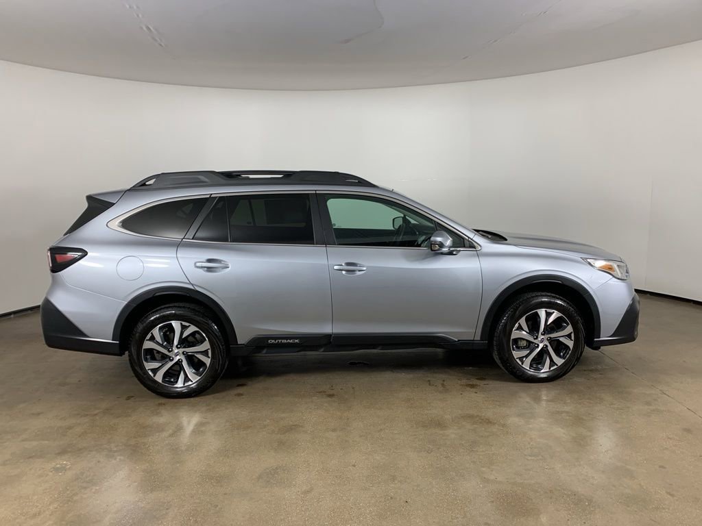 Used 2022 Subaru Outback Limited image 7