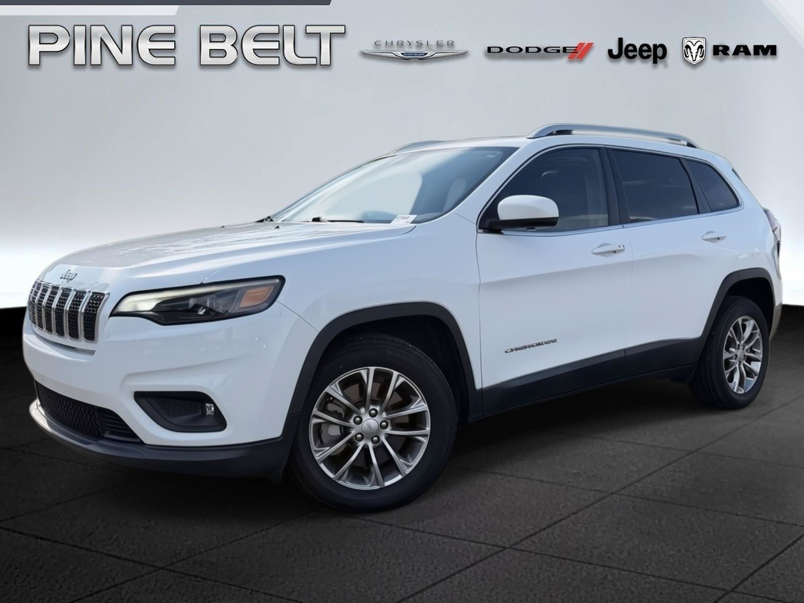 Used 2019 Jeep Cherokee Latitude Plus w/ Comfort/Convenience Group