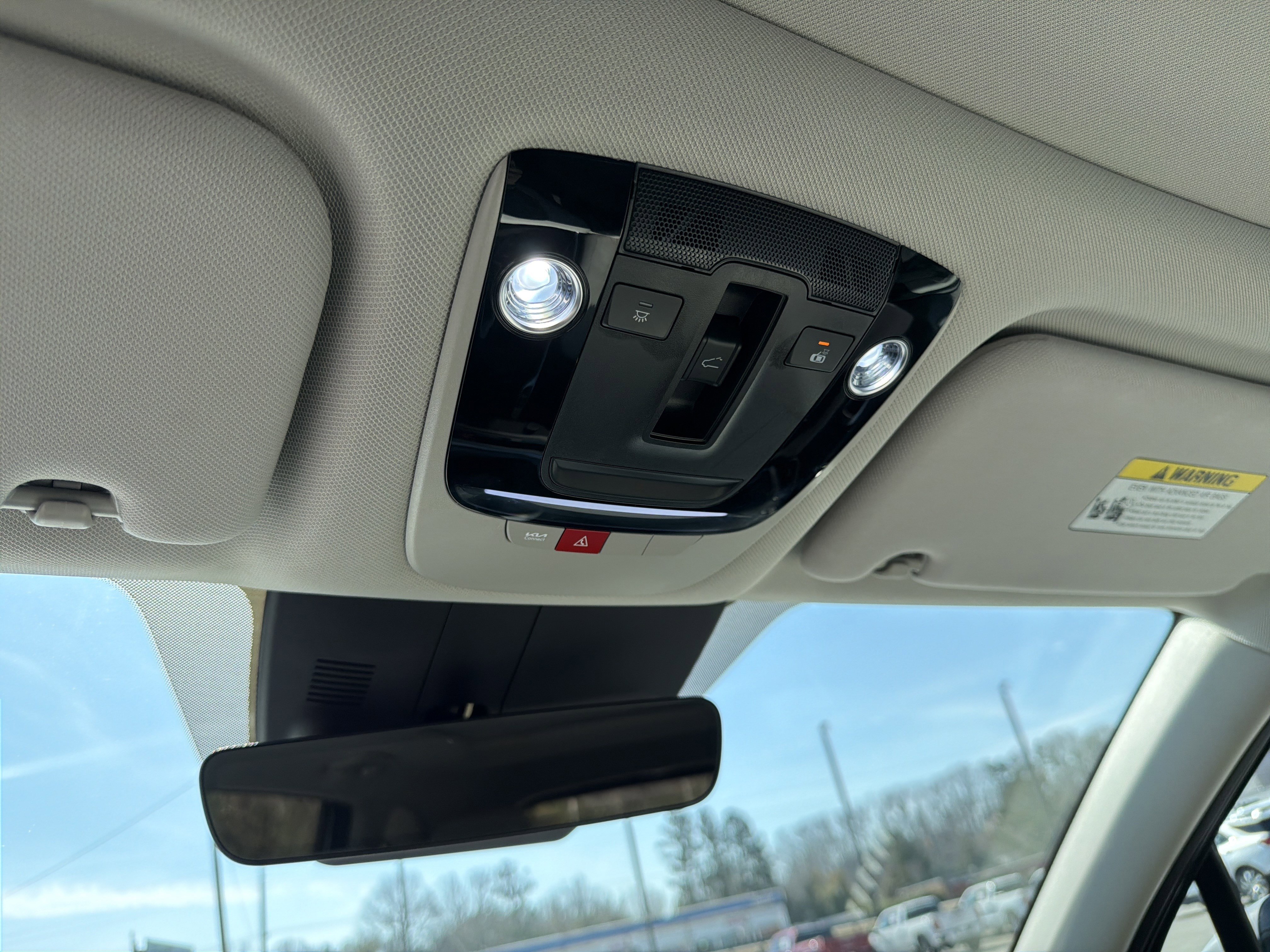 Used 2025 Kia Sorento EX w/ Panoramic Sunroof Package image 29