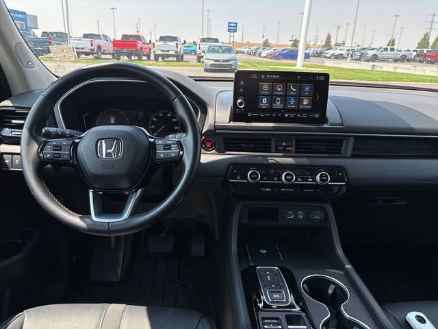 Certified 2025 Honda Pilot Touring image 12