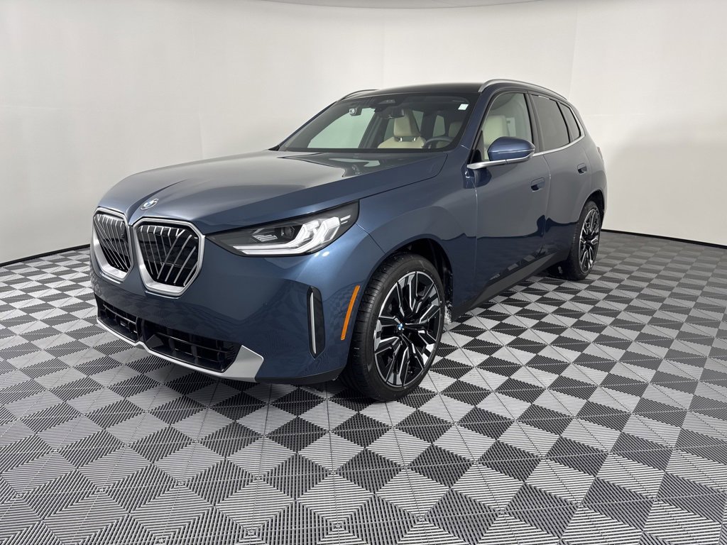 Used 2025 BMW X3 xDrive30i w/ Premium Package image 3