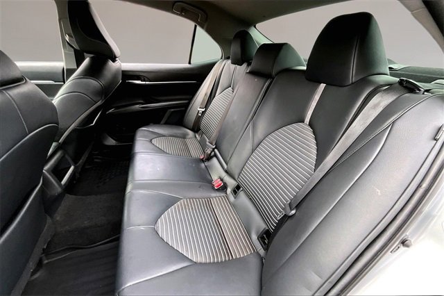 Used 2021 Toyota Camry SE image 19