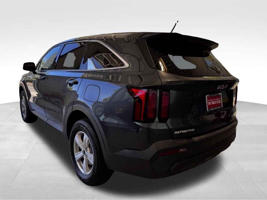 Used 2023 Kia Sorento LX AWD/4WD image 4