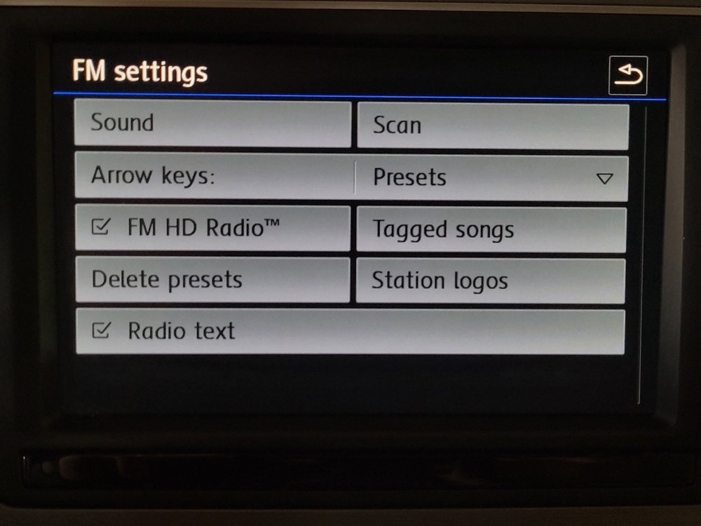 Used 2017 Volkswagen Golf S image 25