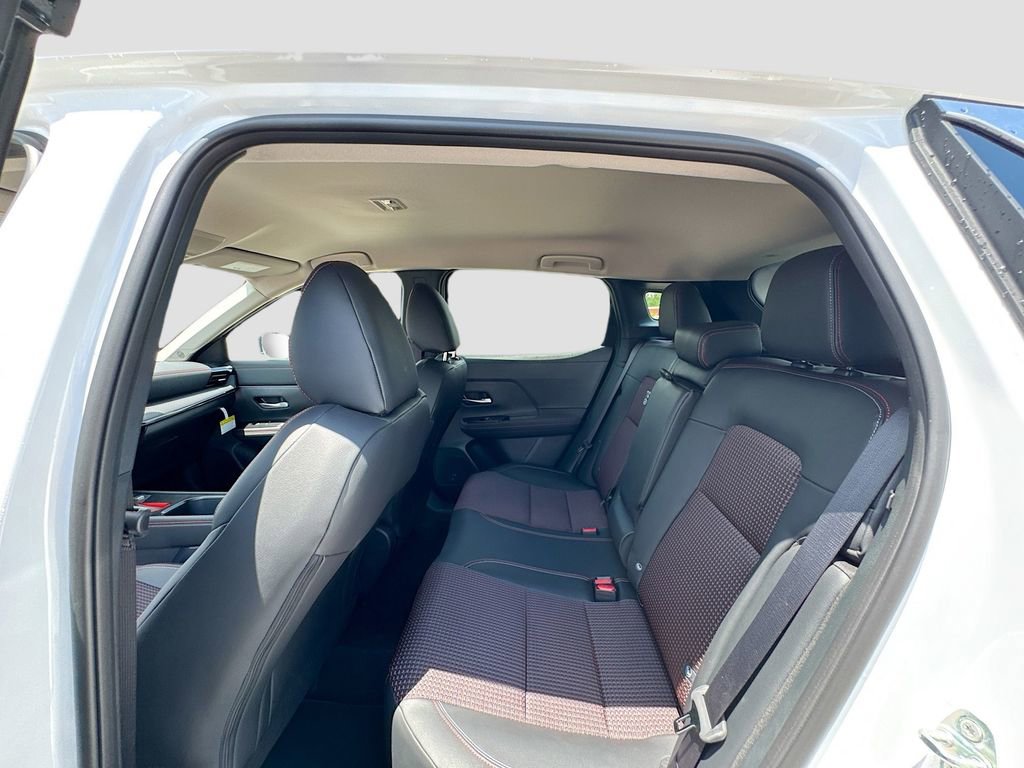 Used 2025 Nissan Kicks SR image 20