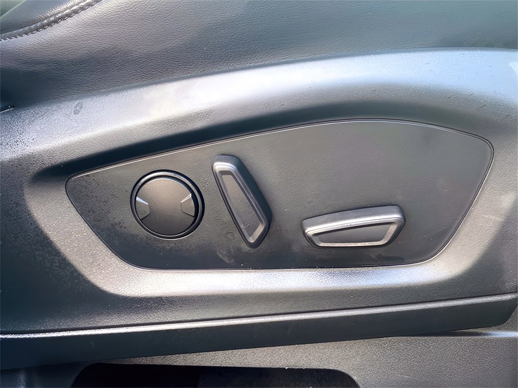 Used 2022 Ford Explorer XLT image 16