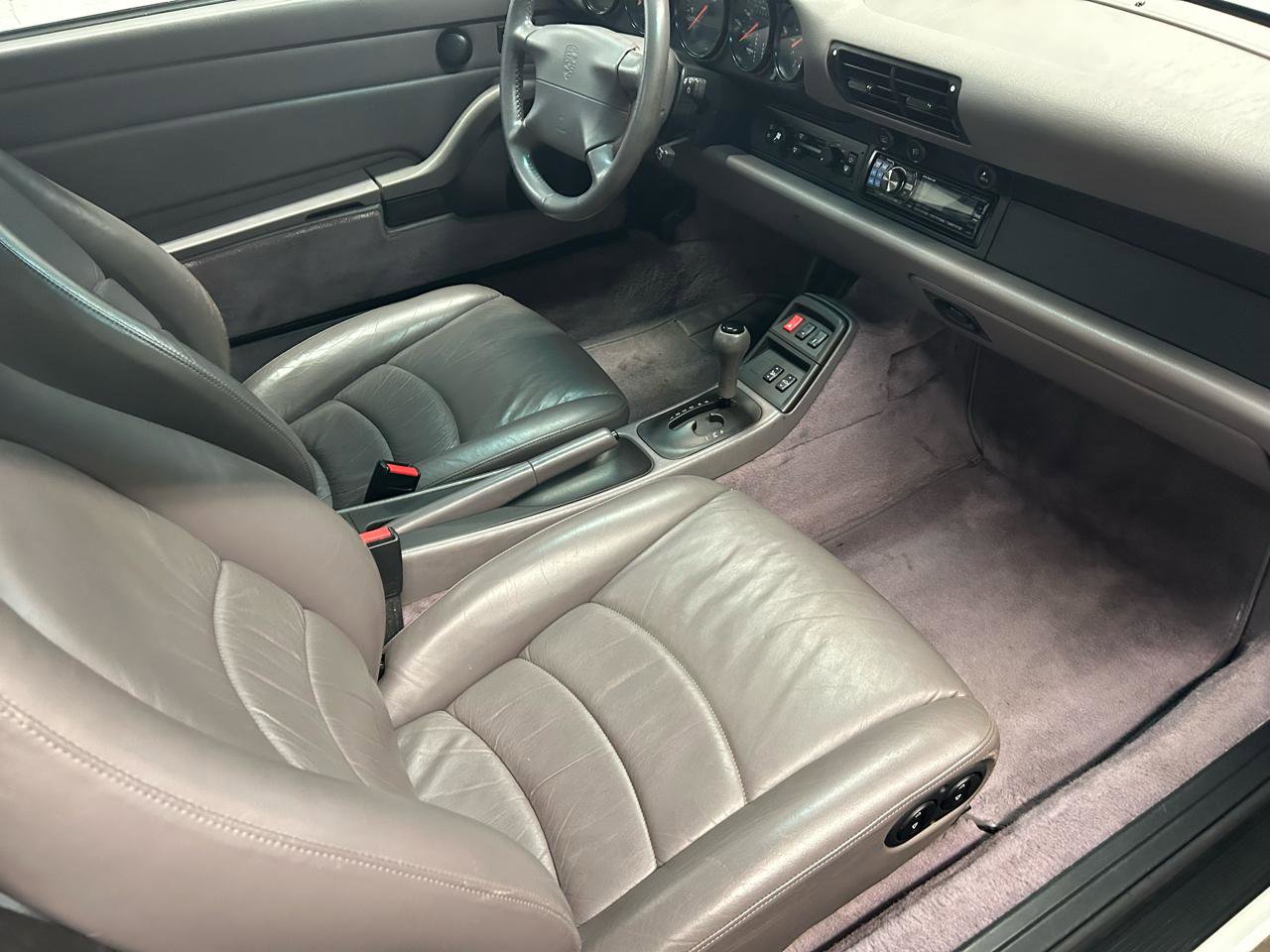 Used 1995 Porsche 911 Carrera RWD image 14