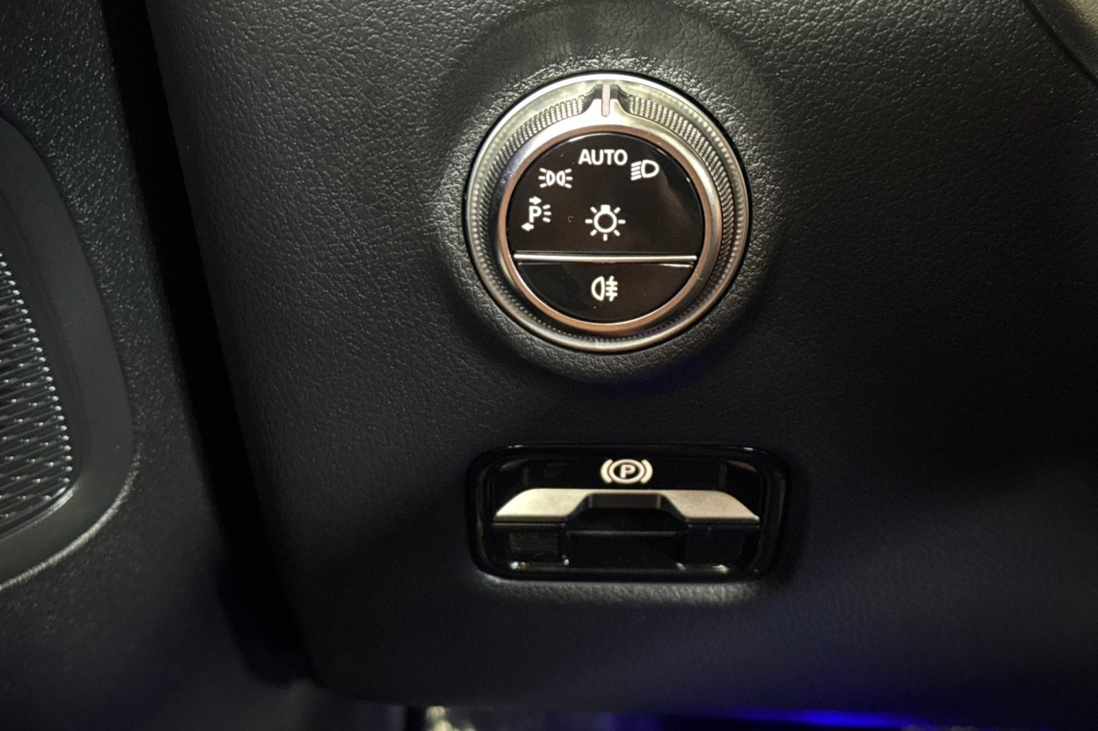 Used 2026 Mercedes-Benz C 300 Sedan image 33