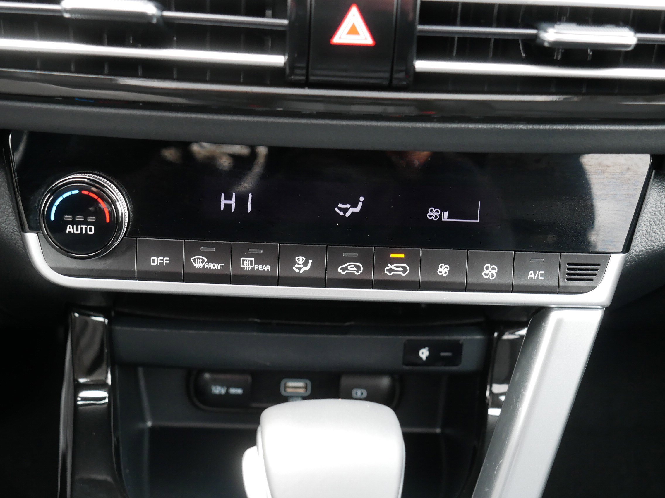 Certified 2023 Kia Seltos SX w/ SX Sunroof Package image 23