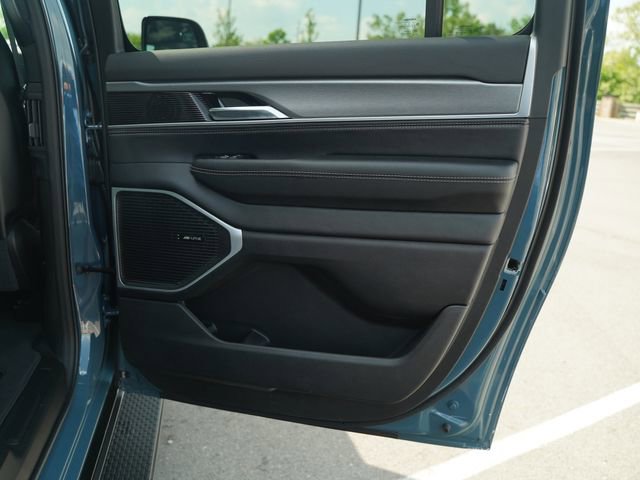 New 2026 Jeep Grand Wagoneer L Limited AWD/4WD image 21